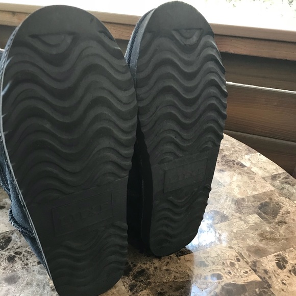 Secret Luxe Affair Australian boots - Picture 2 of 16